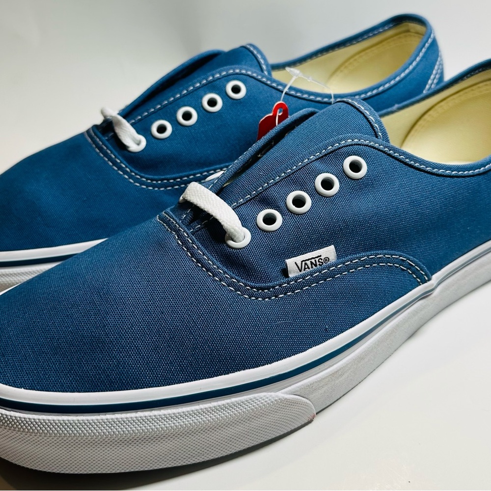 Vans AUTHENTIC Classic Sneakers